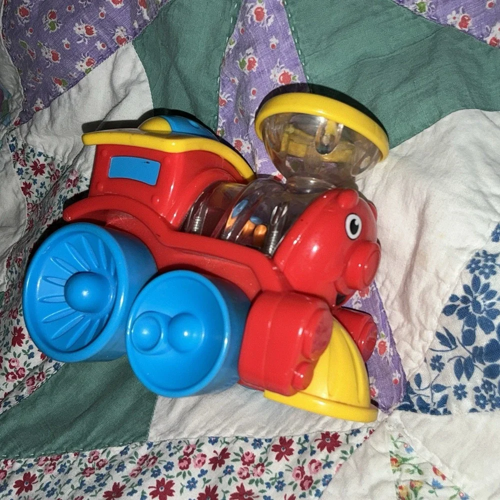 Fisher Price‎ Poppity Pop Toy Train Ages 6mo+ Colorful Push Toy Rattle Vehicle